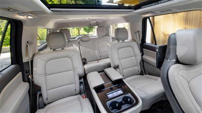 کابین و صندلی های لینکلن نویگیتور 2022