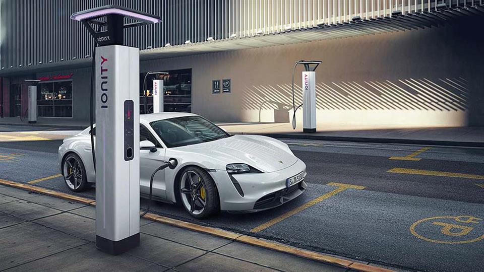 ایستگاه شارژ پورشه تایکان