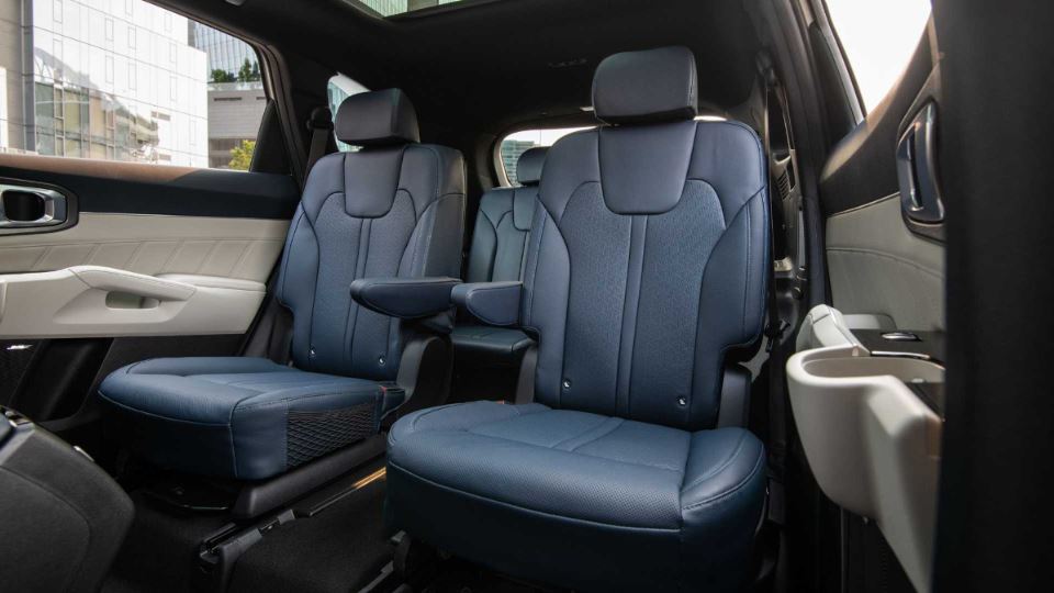 کابین کیا سورنتو PHEV