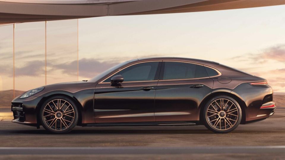 پورشه پانامرا 2024