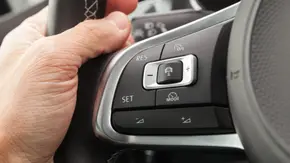 معایب کروز کنترل چیست و تاثیر آن بر رانندگی