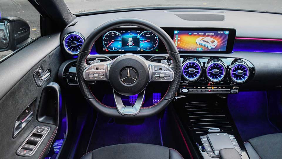 کابین و امکانات بنز A کلاس