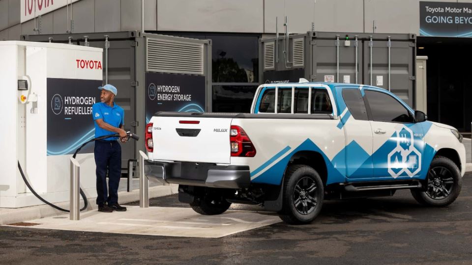 تولید تویوتا هایلوکس هیدروژن‌سوز