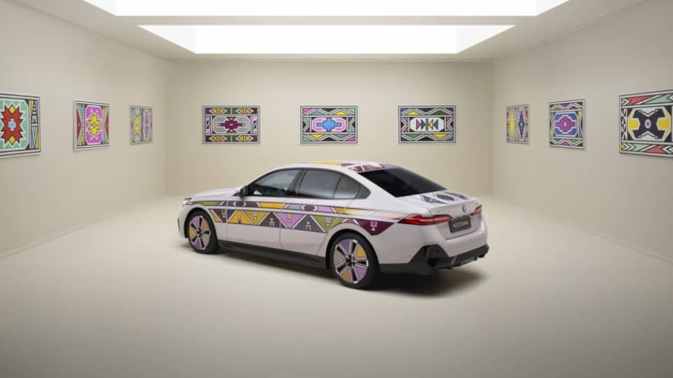 آرت کار ب‌ام‌و i5 Flow Nostokana