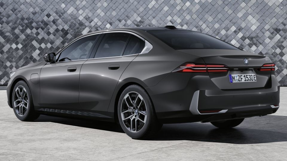 ب‌ ام‌ و سری 5 مدل 2024