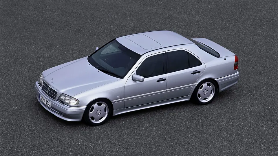 مرسدس‌بنز C36 آام‌گ (1993 تا 1997)