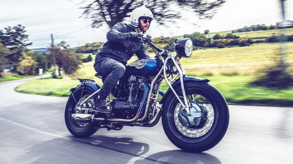 موتورسيکلت پراگا ZS 800