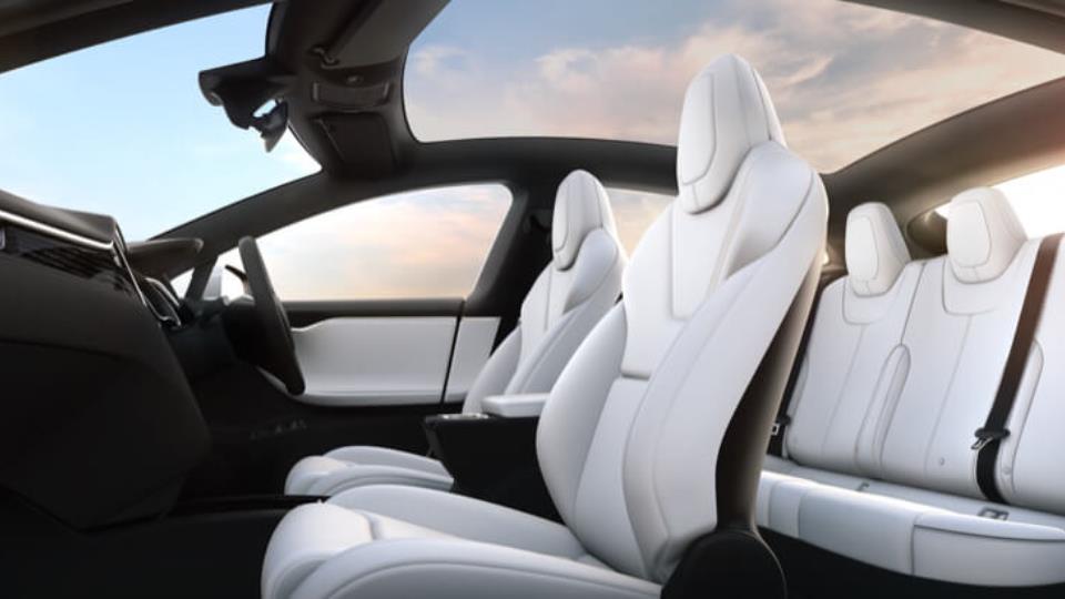 سقف شیشه ای تسلا مدل S