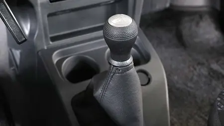 مشخصات فنی 4door1.7liter