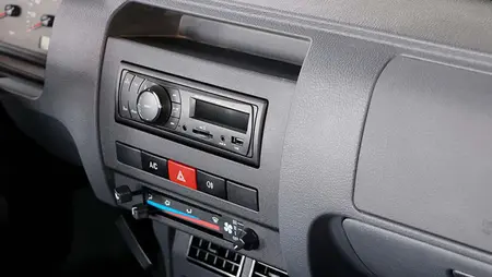 مشخصات فنی 4door2.0liter