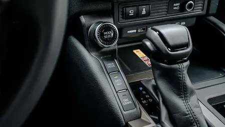 مشخصات فنی prado4doors2.4literturbo