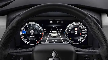 مشخصات فنی outlanderllinefwd