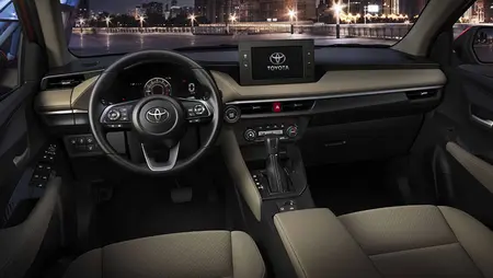 مشخصات فنی yaris1.5liter