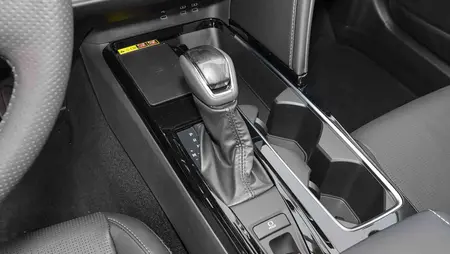 مشخصات فنی camry2.0liter