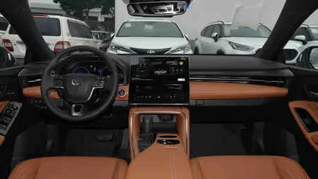 مشخصات فنی avalon2.5liter