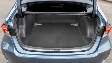 مشخصات فنی corollahybrid1.8literpioneer