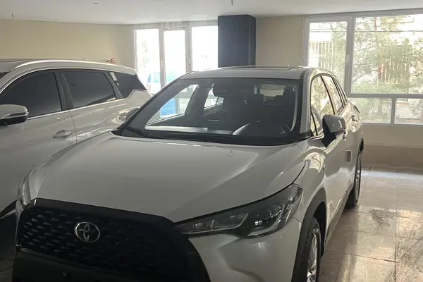 تویوتا، کرولا کراس هیبرید