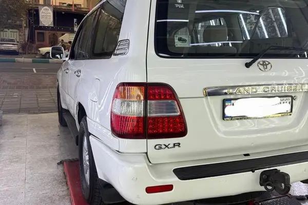 تویوتا، لندکروز چهار در