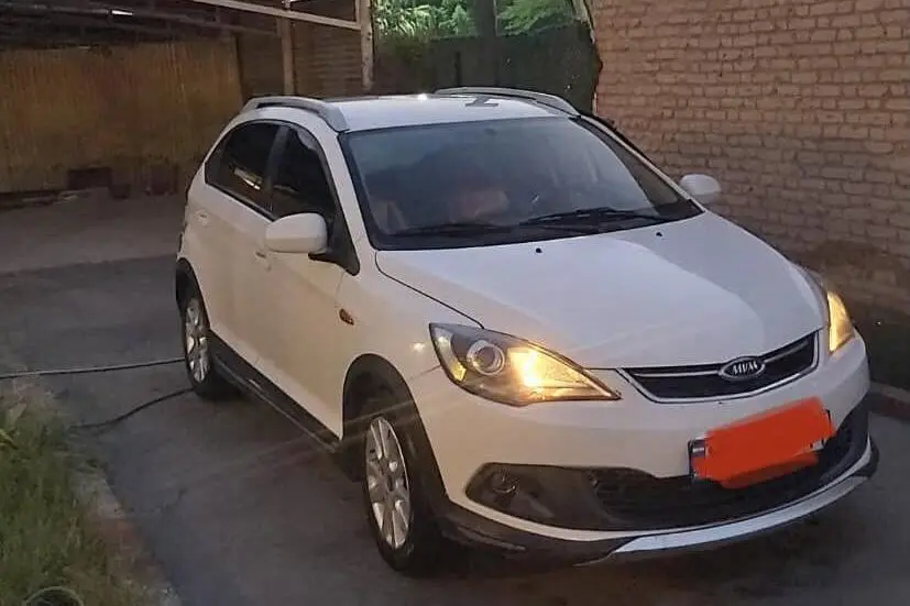 ام وی ام  315هاچ بک