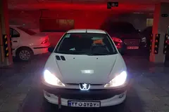 پژو، 206