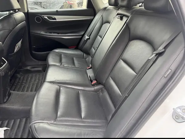 هیوندای، آزرا (گرنجور)