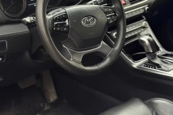 هیوندای، آزرا (گرنجور)