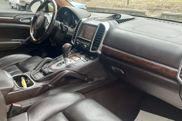 پورشه، کاین