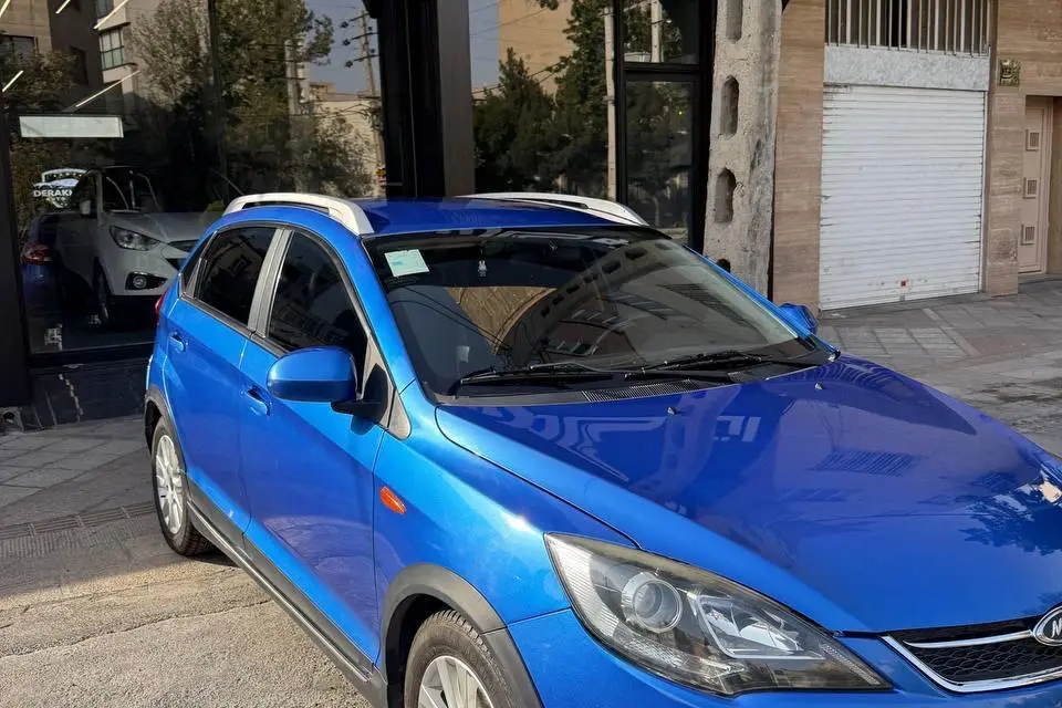 ام وی ام،  315هاچ بک
