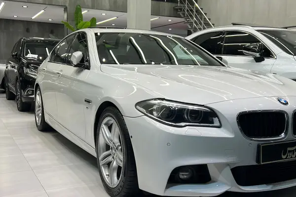 ب ام و، سری 5 سدان