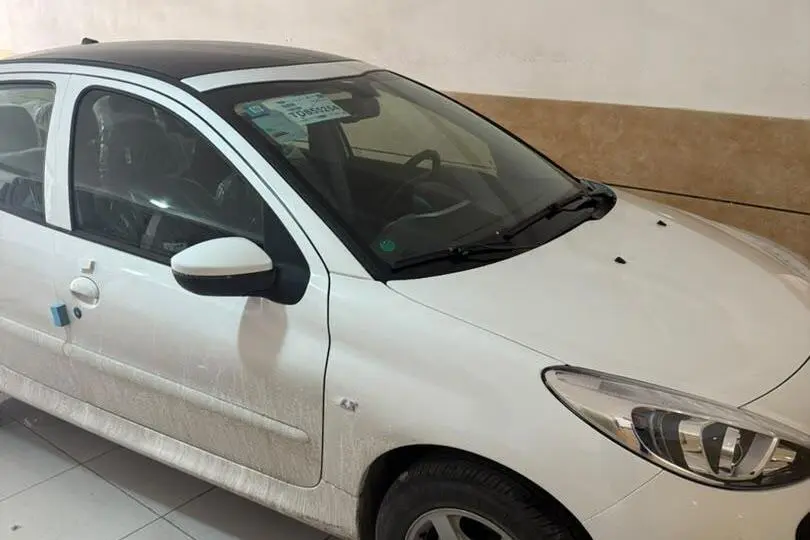 پژو،  207