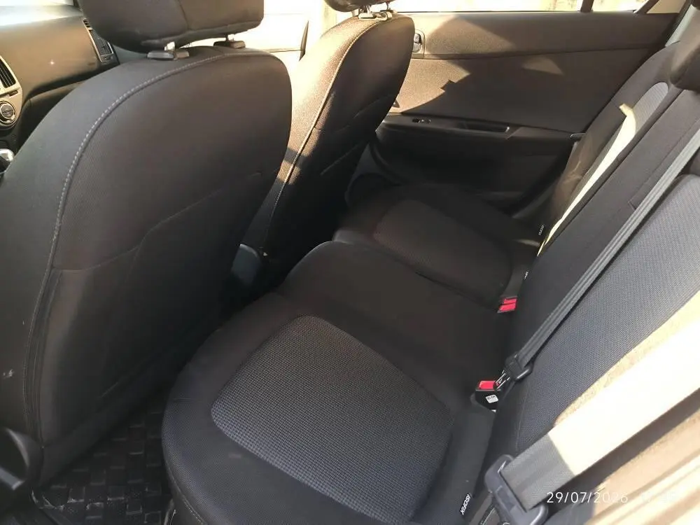 هیوندای  i20