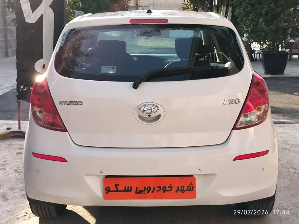 هیوندای  i20