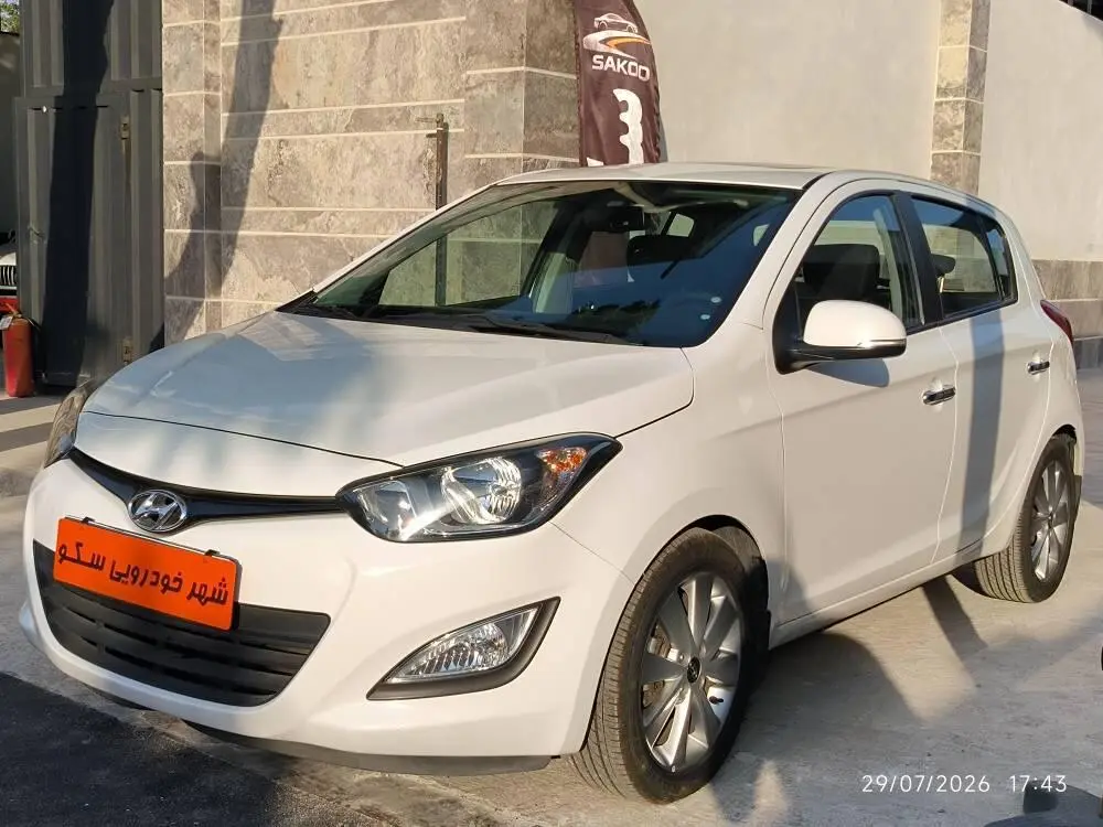 هیوندای  i20