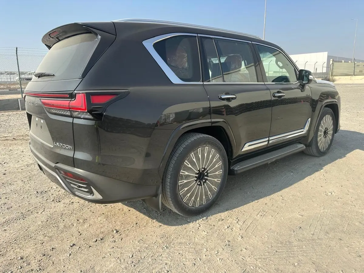 لکسوس،  LX