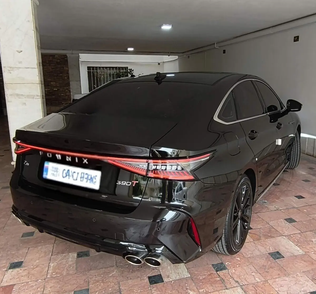 فونیکس  آریزو 8 (Z8)