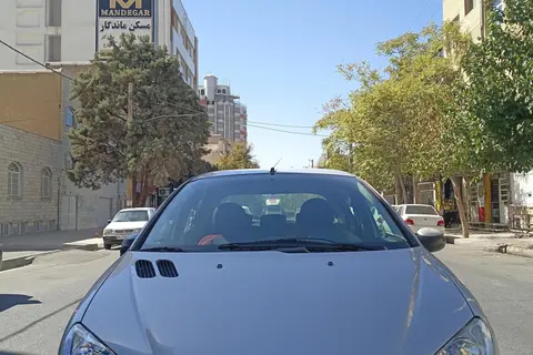 پژو، 206