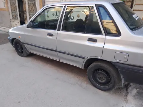 پراید، صندوق دار