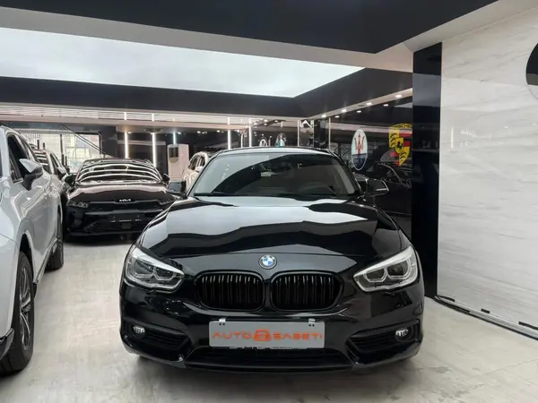 ب ام و، سری 1 هاچ بک