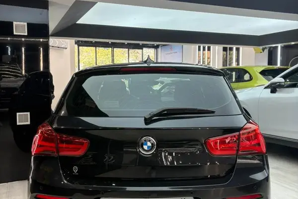 ب ام و، سری 1 هاچ بک