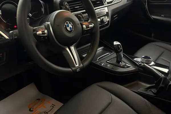 ب ام و، سری 1 هاچ بک