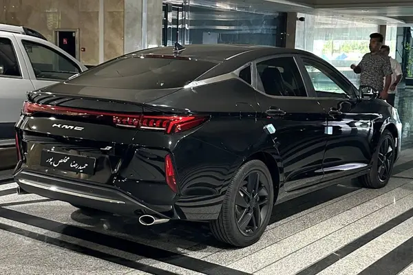 کی ام سی  J7