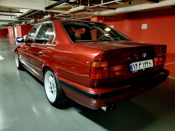 ب ام و، سری 5 سدان