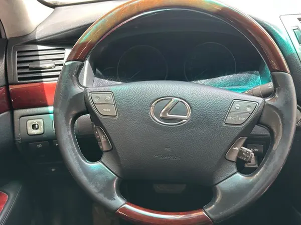لکسوس  LS