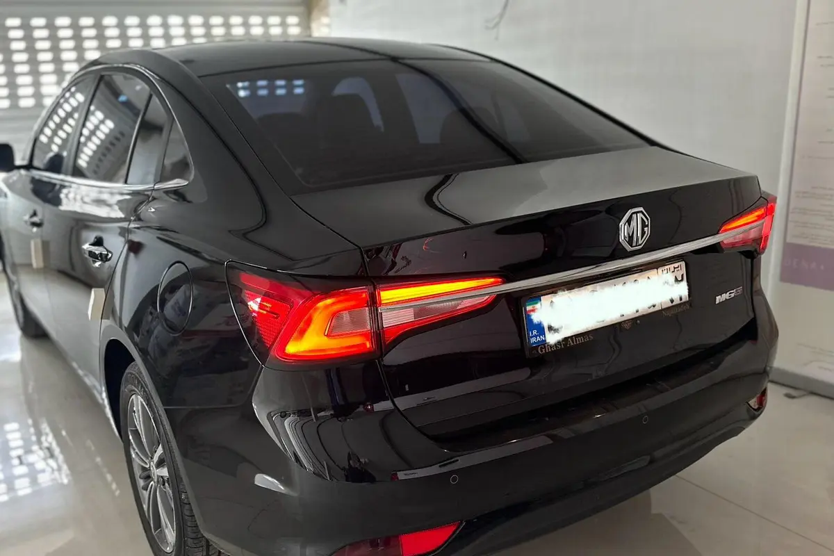 ام جی،  5