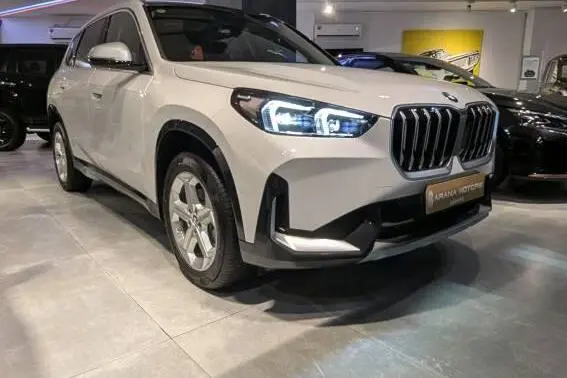 ب ام و  X1