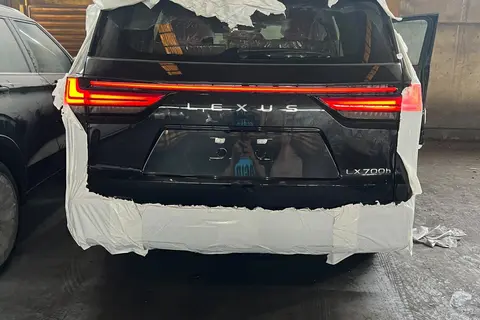 لکسوس، LX