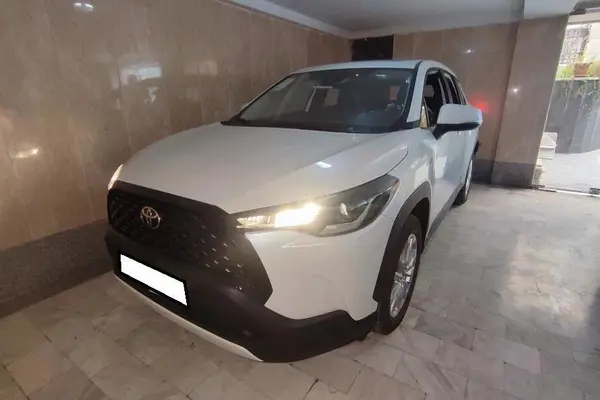 تویوتا، کرولا کراس هیبرید