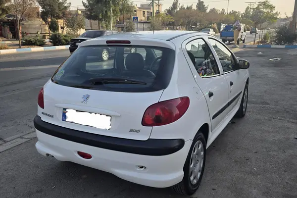 پژو، 206