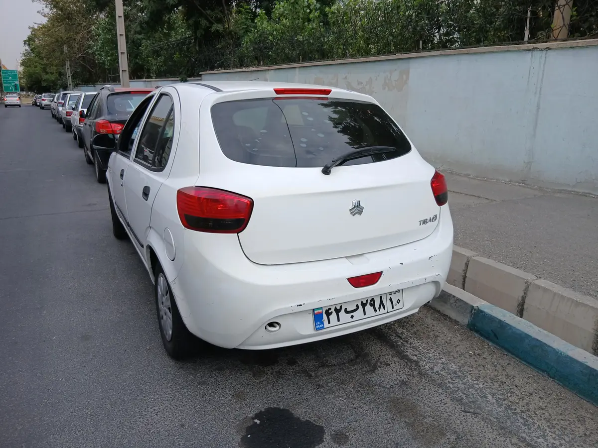 تیبا،  هاچ بک