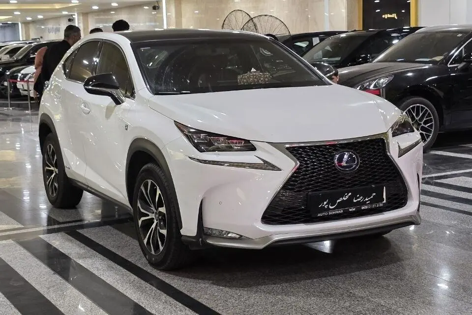 لکسوس  NX